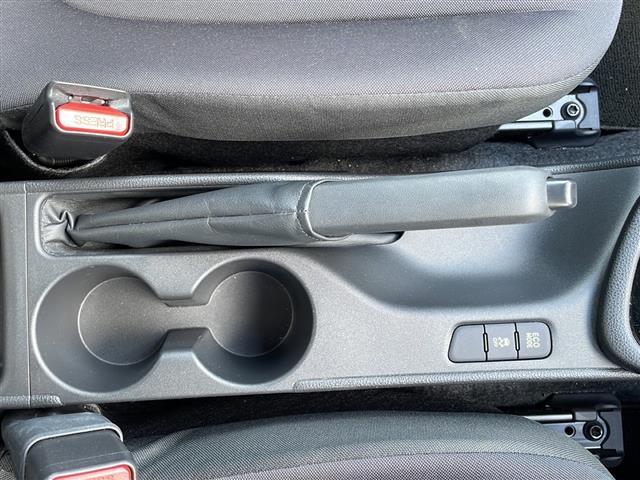 ご成約頂いたお車は全車保証付で納車後も安心！有料オプションで長期保証をお選びいただくことも可能です。