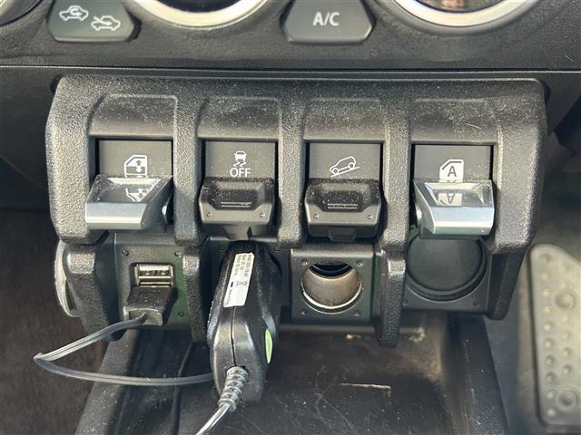 【運転席操作部】快適なドライブを楽しむための機能が装備されています！運転席から触れるので、使いやすいです！除菌プランいれていただくと、さらに清潔で安心していただけます！