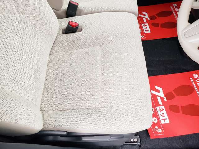 全車専門スタッフによる内装クリーニング、外装磨きを実施しており、見えない細かい部分まで気を使っております。是非、一度お客様自身の目で確かめて頂けたらと思います。