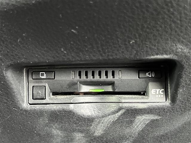 車両販売と整備・保証・クリーニングなどのサービスを自由にお選び頂けます。 その上お値打ちなクルマばかりです。 サービスは必要な分だけお選び下さい。