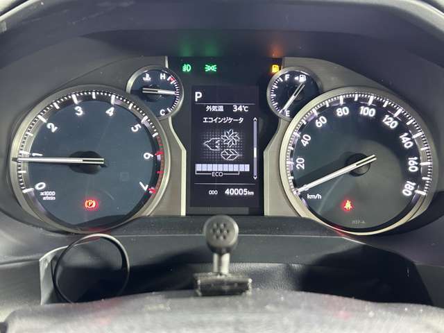 【スピードメーター】メーターがシンプルで見やすく運転しやすいですね！