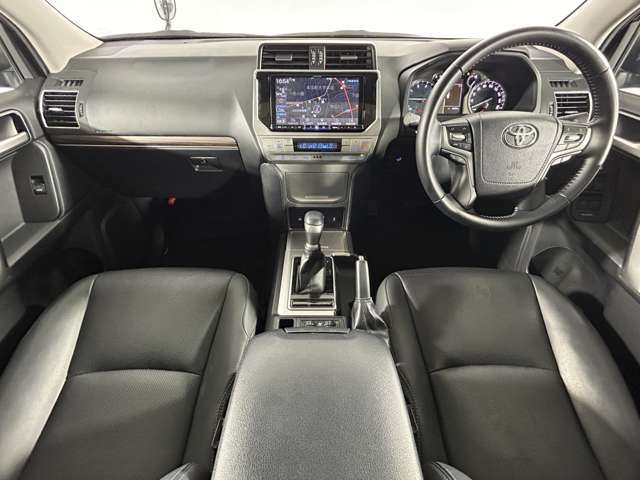 【インパネ全体】全方位で視界が広く、高い目線で運転もしやすいです！