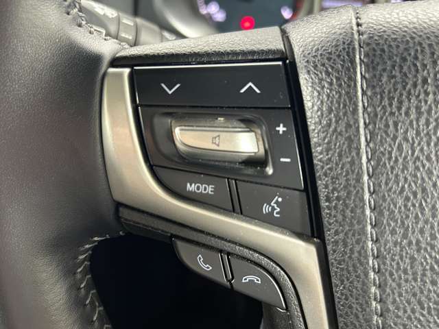 【運転席操作部】快適なドライブを楽しむための機能が装備されています！運転席から触れるので、使いやすいです！除菌プランいれていただくと、さらに清潔で安心していただけます！