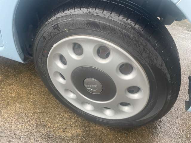 タイヤの山もあります