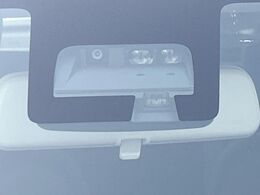 【スズキ　セーフティサポート】走行中に前方の車両等を認識し、衝突しそうな時は警報とブレーキで衝突回避と被害軽減をアシスト。より安全にドライブをお楽しみいただけます。