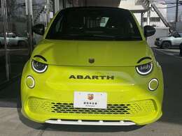 ハーフレザーシートシートヒーター　ETC　ナビ　バックカメラ