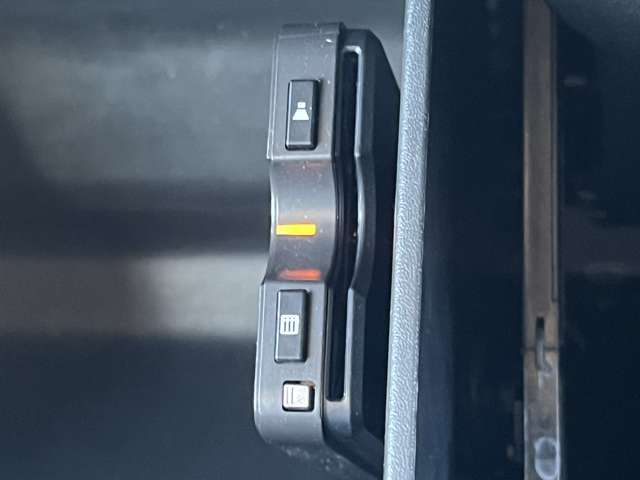 LIBERALAの全国在庫の中から厳選したお車をご提案！お近くの店舗でのご納車可能！その品揃えと品質に驚くこと間違い無し！