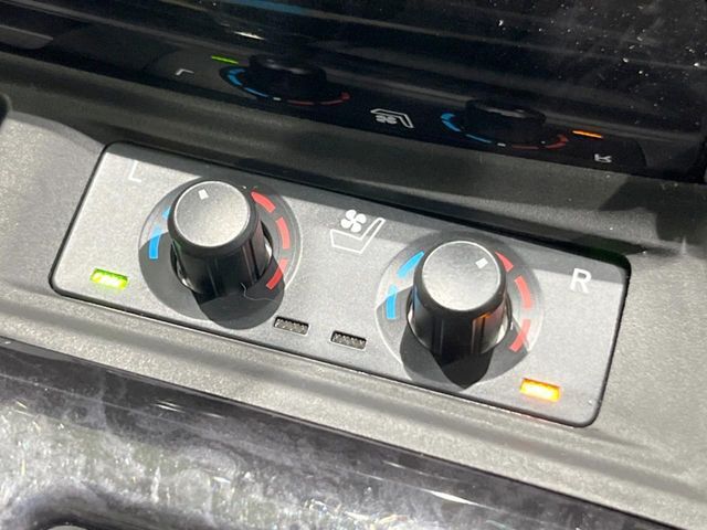 【シートベンチレーション】夏場は涼しい風でお尻や背中の熱やムレを防ぎ、冬はエアコンよりも早く温まってポカポカに！季節を問わず快適に過ごせます。