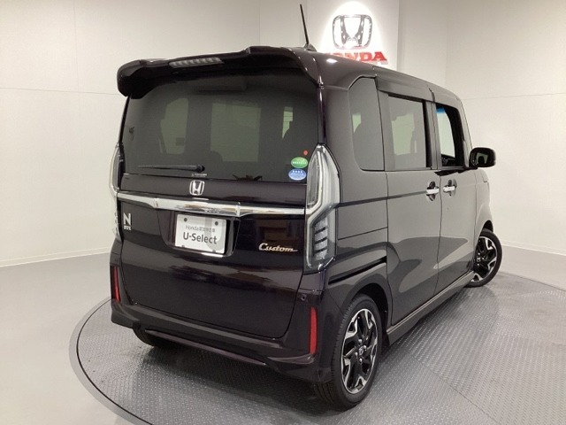 Honda認定中古車 U-Selectは3つの安心をお約束します。　1　Hondaのプロが整備した安心。 2　第三者機関がチェックした安心。　3　購入後もHondaが保証する安心。