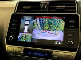 【パノラミックビューモニター】専用のカメラにより、上から見下ろしたような視点で360度クルマの周囲を確認することができます☆死角部分も確認しやすく、狭い場所での切り返しや駐車もスムーズに行えます。