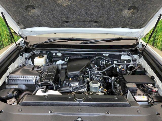 親切・丁寧な専門メカニックスタッフが応対！・車検・点検整備・事故等の修理などアフターサービスも安心。お車のカスタマイズもネクステージのサービススタッフまでご相談ください！