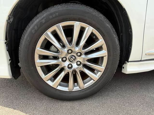 ルームクリーニングも隅々まで綺麗にしてお渡ししています。他店の車のクオリティと比較してください！！！