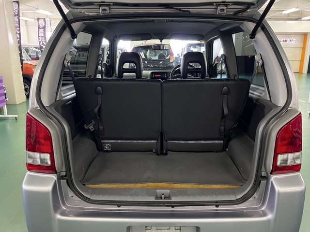 自社鈑金工場・自社整備工場完備！　納車後のアフターフォローもご安心ください！