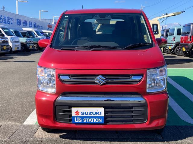 フロントボディー周辺に衝撃吸収構造を採用し、万一の衝突時に、歩行者の頭部だけでなく脚部へのダメージ軽減を図ります