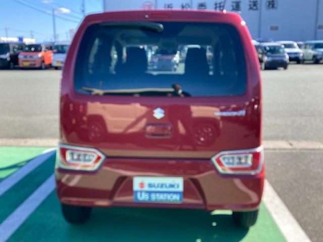 雨天時、後方視界を確保できるリヤワイパー装備で便利で安心です