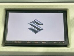 【メーカー純正ナビ】インテリアに溶け込むスタイリッシュな「専用設計」メーカーナビを装備♪視認性や操作性など基本性能にも優れ、より上質なカーライフをお楽しみいただけます。