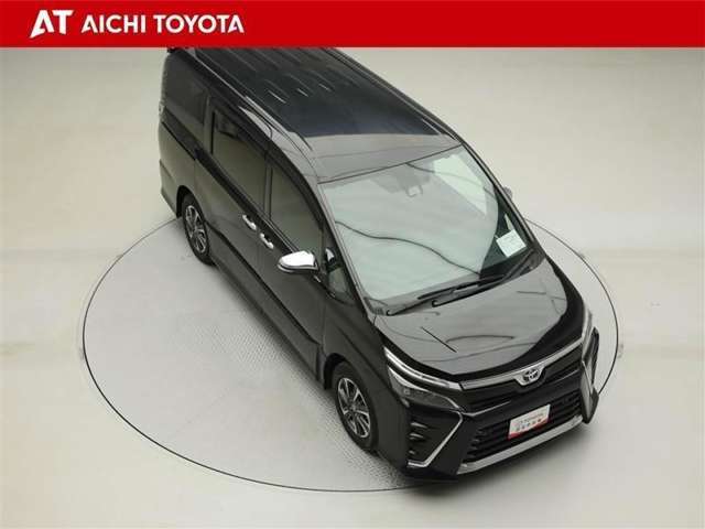 両側パワースライドドア付きだから、狭い駐車スペースなどでの乗り降りラクラク♪小さなお子さまのいるご家庭には嬉しい装備です。