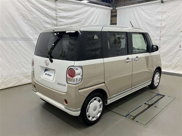 両側パワースライドドア付きだから、狭い駐車スペースなどでの 乗り降りラクラク！小さなお子さまのいるご家庭には嬉しい装備。