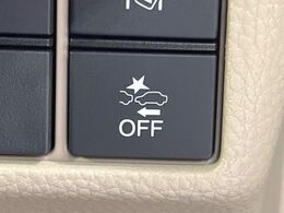 【ホンダセンシング】走行中に前方の車両等を認識し、衝突しそうな時は警報とブレーキで衝突回避と被害軽減をアシスト。より安全にドライブをお楽しみいただけます。