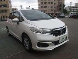 色は人気のパールホワイトです！