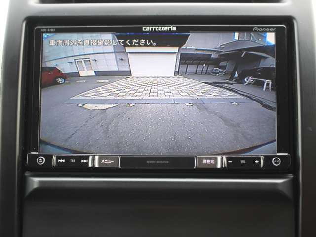 ナビ搭載ですので道に迷うことなく楽しくドライブ！Bカメラも装備しており駐車もラクラクです★