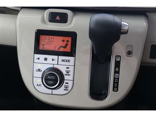 【オートエアコン】温度だけ設定すれば後は車におまかせ♪