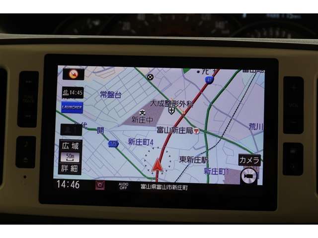 【メモリーナビ】操作はタッチパネルで簡単です。遠出や初めての場所もこれで安心ですね！