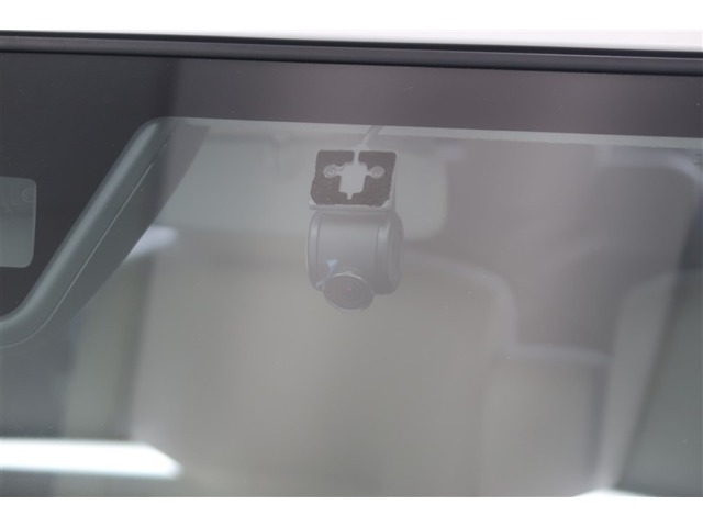 【ドライブレコーダー】もしもの事故の際の記録はもちろん、旅行の際の思い出としてドライブの映像を楽しむことができます。