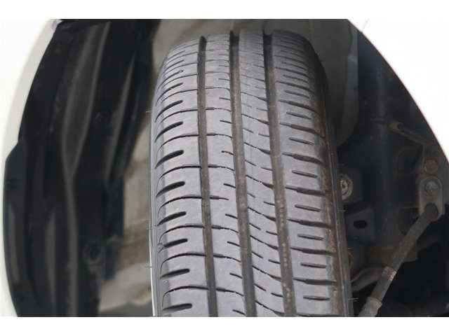 【タイヤ】中古車のタイヤは大事なチェックポイントです。写真での確認は難しいので、ご来店の際はしっかりチェックお願いします。