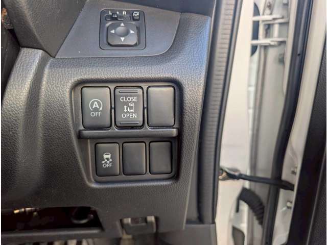 【アイドリングストップ】『停車時にブレーキを踏むことでエンジンを停止し、燃費向上や環境保護にも繋がる優しい機能です！