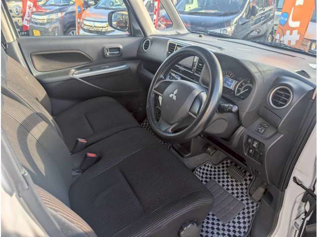 【車内抗菌・抗ウィルス＋消臭】車内抗菌オプションございます！車内抗菌・抗ウィルス＋消臭を行うことで快適なドライブ。ご使用直後はアルコールによる殺菌効果があり、消臭・抗菌します！