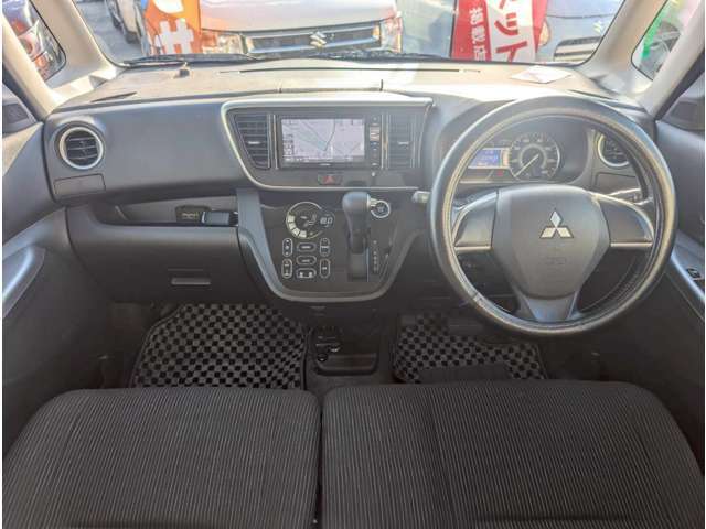 ゆったりとした室内空間で快適にお乗りになられます！また内装に関してもスタッフが綺麗に仕上げご納車させて頂きます！