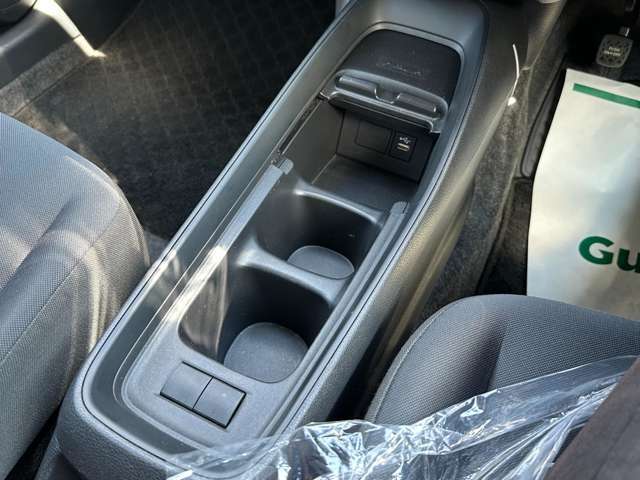 【ドリンクホルダー】車の中で飲み物を置くスペースがあるととっても便利ですね♪