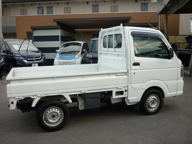 当店はアフターケアにも力を入れています！売るだけで終わりではなく、御納車後の車検・点検・鈑金修理などはもちろんのこと、細かいことも最後まで全力でサポ-トいたします！