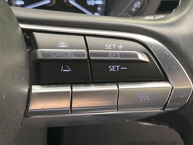 【マツダ・レーダークルーズコントロール】高速道路での長距離走行が楽に！自動で速度を保つクルーズコントロールが、衝突軽減システムと連携し、前方の車両を感知して車間を保つように速度調節してくれます！！