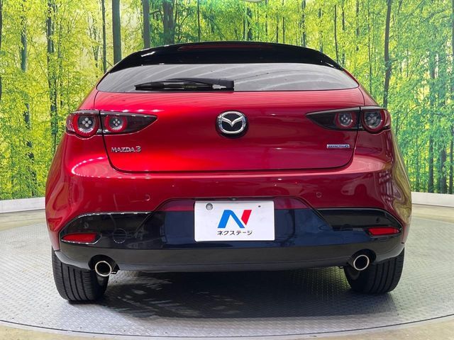 安心の最長10年・走行無制限保証（有償）をご用意。保証内容も充実はもちろん、無料点検＆オイル交換や、年中無休の全国・24時間ロードサービスも付帯されておりますのでご安心下さい。