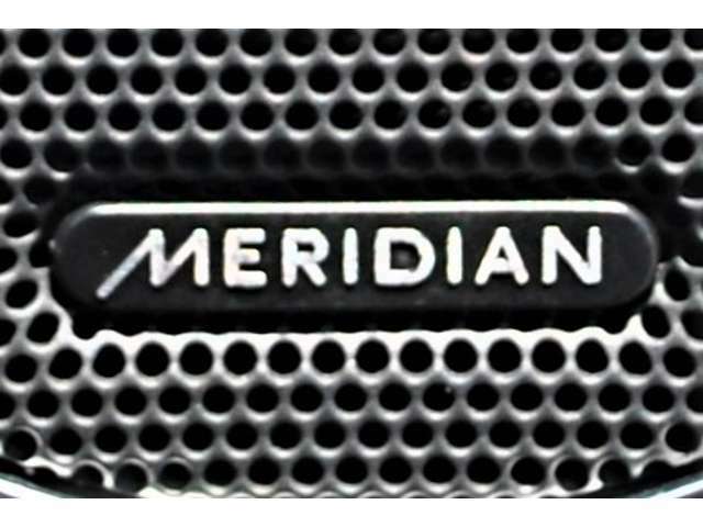 英国を代表するプレミアムオーディオブランド「メリディアン」のサウンドシステムを搭載。乗員すべての耳元に届く、コンサートホールのように立体的な音響空間を造り出します。