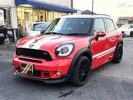 ジョン・クーパー仕様　社外ナビ・Bカメラ　社外18AW　赤革調シートカバー　社外クリアテールランプ　複数社外パーツ付