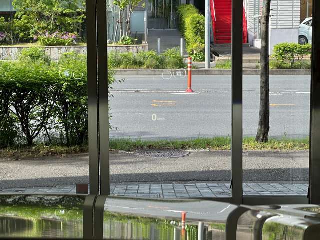 ヘッドアップディスプレイ（HUD）を装備しております。走行中にスピードなどを表示してくれます。