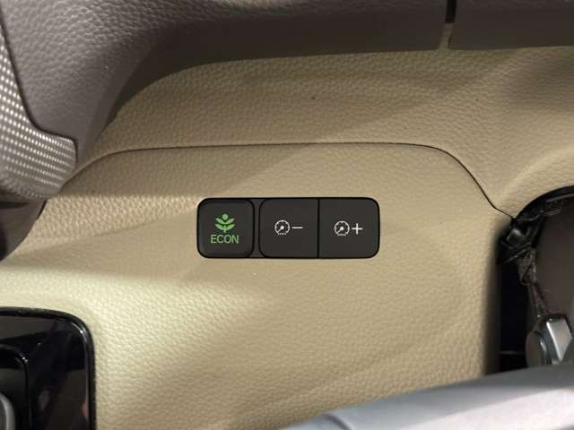 アイドリングストップ機能付いています。