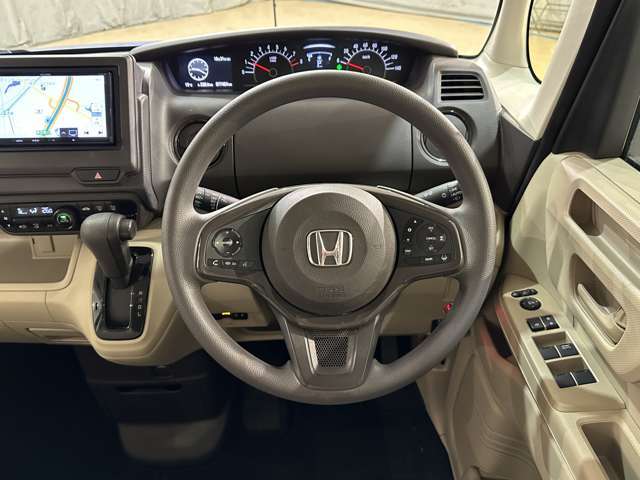 当店は整備工場以外にも自社板金工場も完備！！保険事故はもちろん、ちょっとしたキズ凹みの修理も格安にて承ります。