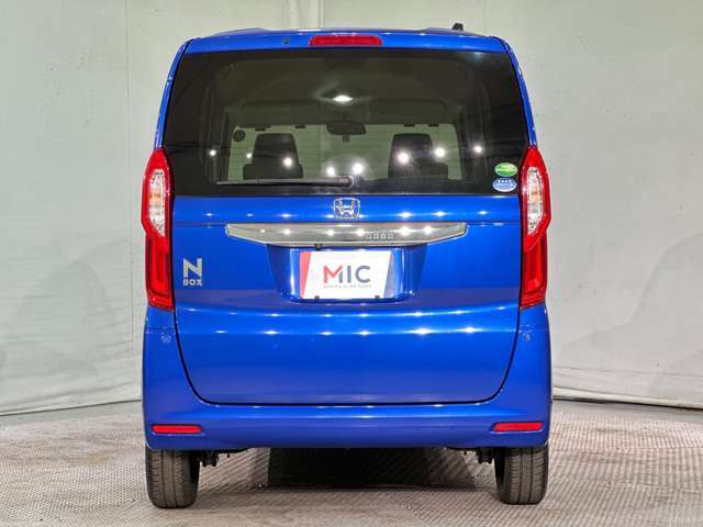 遠方にお住いの方にも安心♪ 全国へ登録納車可能です。北海道から沖縄まで全国各地の陸送納車実績多数有り！実車を確認できない方へも詳細な車両情報を電話やメールにてお伝えします。