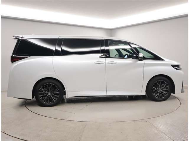 任意保険 JAF 割賦 スマイルパスポート（車両メンテナンス）など、お客様のお役に立つ商品も充実しています。