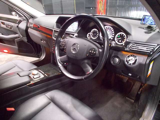 V6　7速AT　ESPエレクトロニックスタビリゼーションプログラム