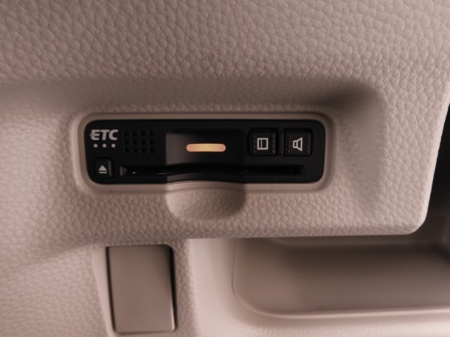 今や必需品の◆ETC車載器　装備車◆　有料道路を利用する際にスムースに通過でき、わずらわしい料金支払いから開放されます！