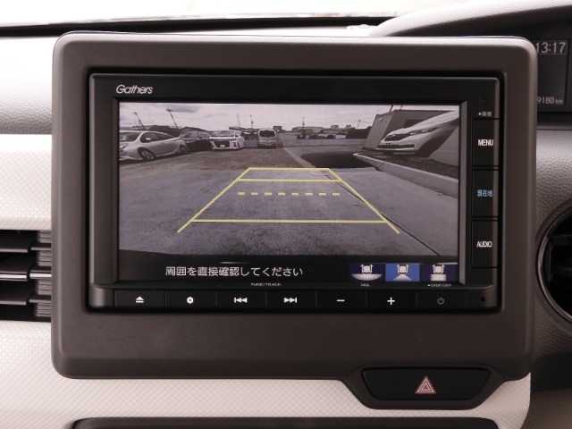 ◆バックカメラ◆リバースにするだけで映ります、後方の安全確認や、狭い駐車場での車庫入れ、雨の日や夜間など視界の悪い時に便利です！安全にバックする為には欠かせない装備です。