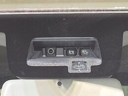 【スズキ　セーフティサポート】走行中に前方の車両等を認識し、衝突しそうな時は警報とブレーキで衝突回避と被害軽減をアシスト。より安全にドライブをお楽しみいただけます。