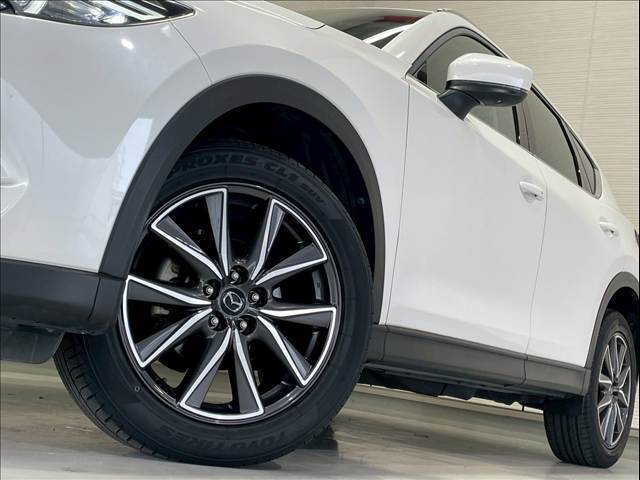 【純正19インチアルミホイール】外観にマッチした純正アルミホイールを装着しております。各種社外アルミホイールや、スタッドレスタイヤも取扱いしております。是非ご相談ください♪