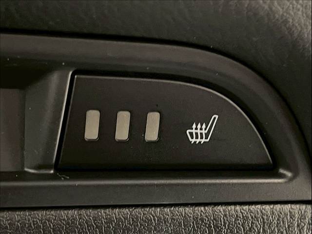 【シートヒーター】寒い日に重宝するシートヒーター！エアコンより早く温まってくれるので寒がりの人も安心ですね♪エアコンの温風は乾燥するから苦手、という方にもをおすすめです。