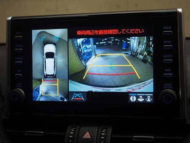 ガイドラインも表示されるバックカメラが付いているので、車庫入れが苦手という方も安心です♪